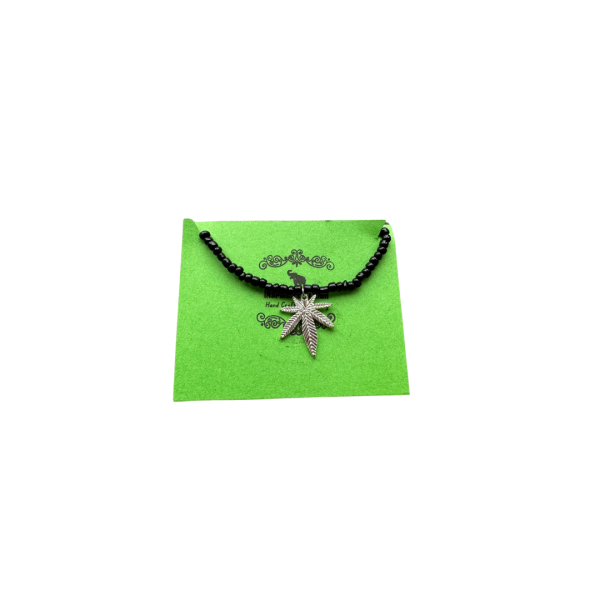 Weed Leaf Choker